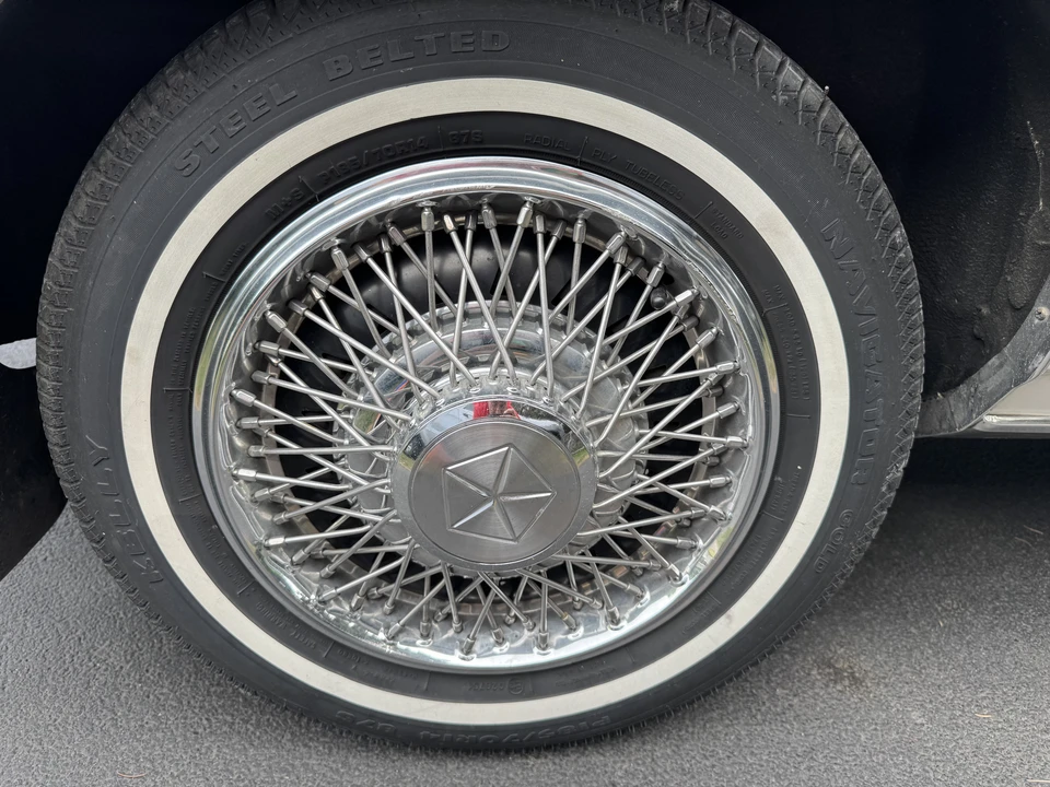 1985 Chrysler LeBaron - Image 29 of 31