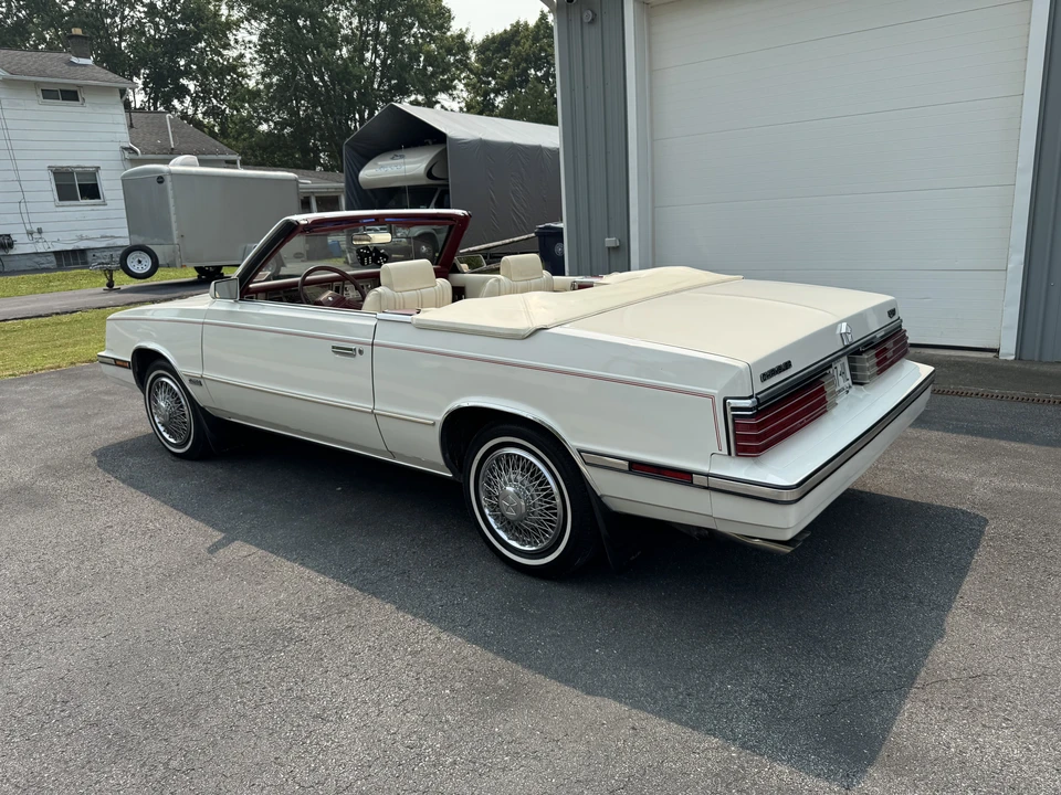 1985 Chrysler LeBaron - Image 6 of 31