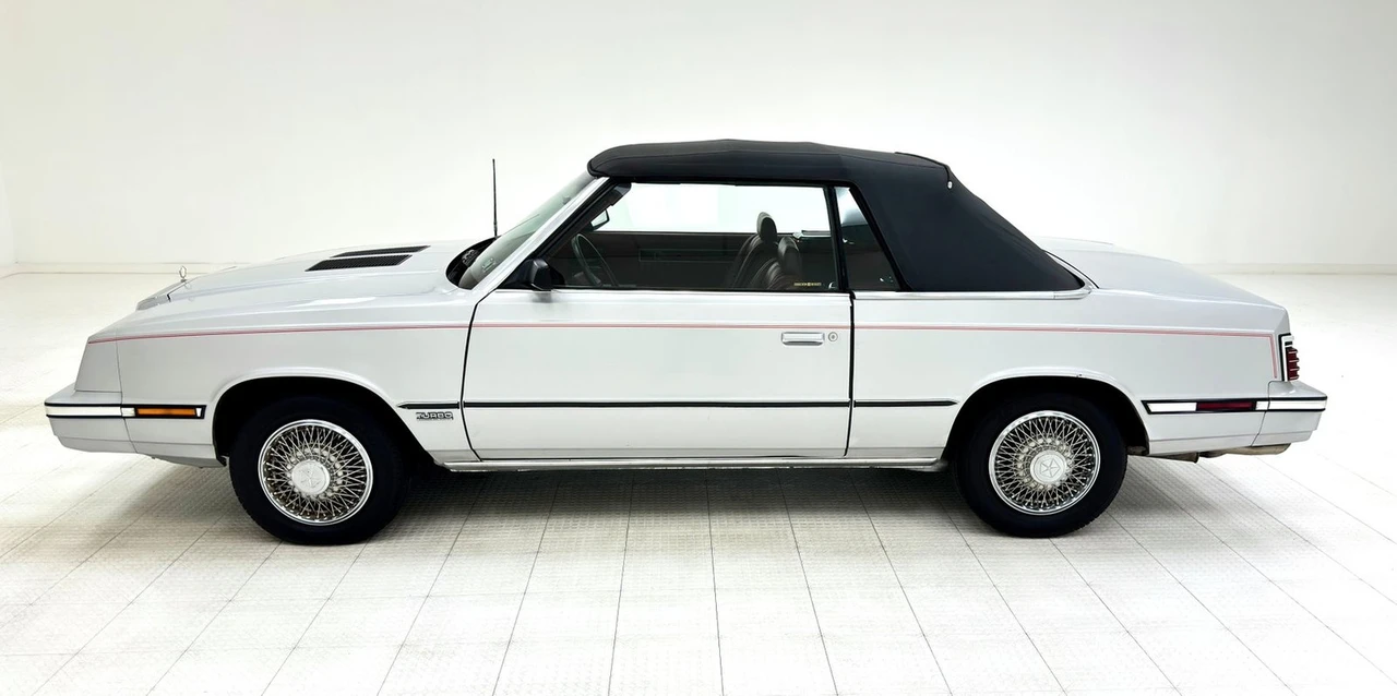 1985 Chrysler LeBaron - Image 3 of 12