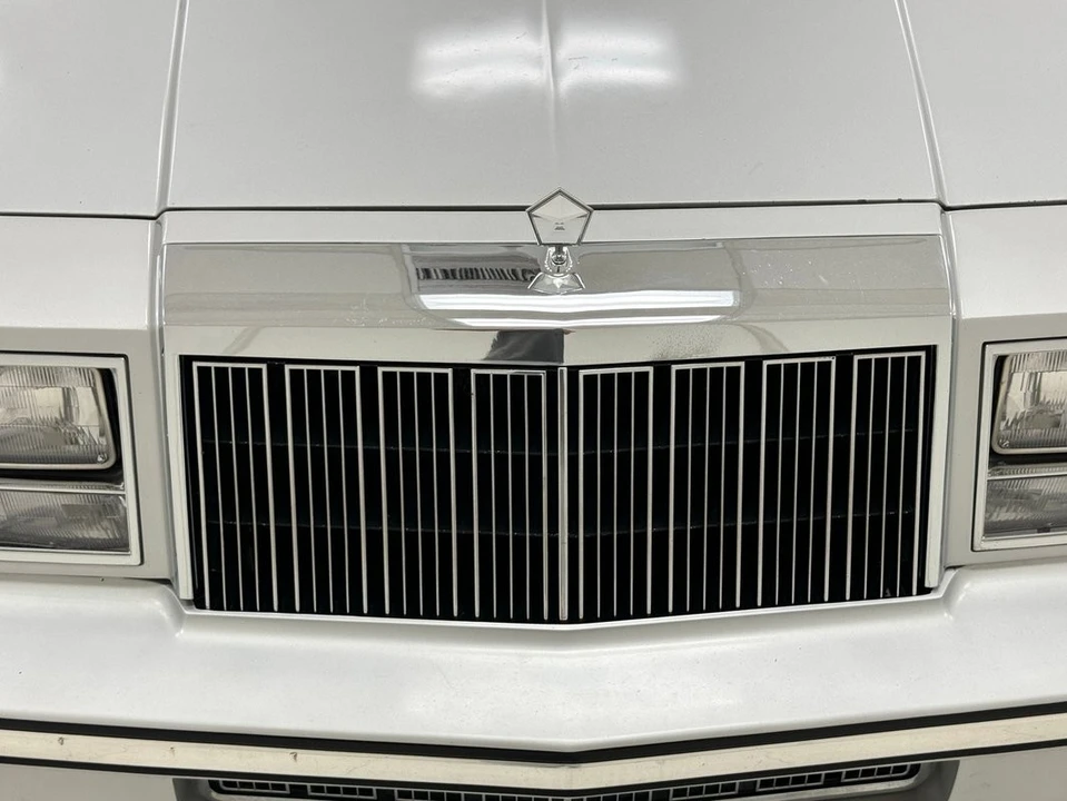 1985 Chrysler LeBaron - Image 12 of 12