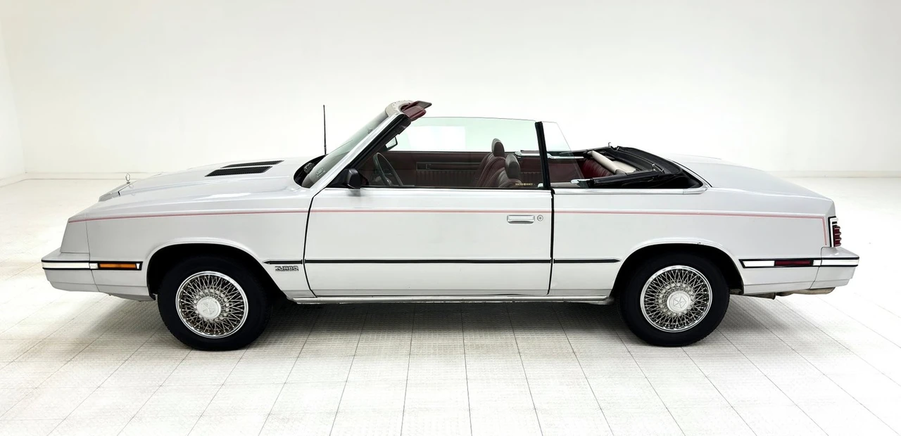 1985 Chrysler LeBaron - Image 4 of 12