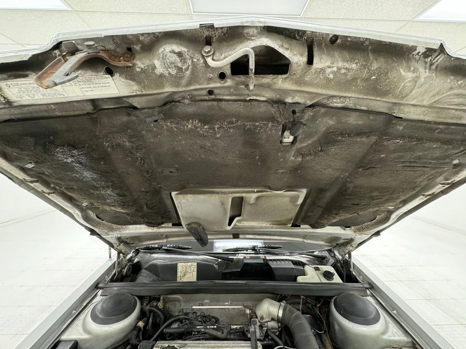 1985 Chrysler LeBaron - Image 29 of 31