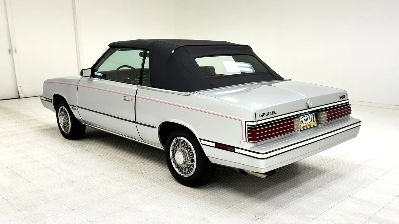 1985 Chrysler LeBaron - Image 5 of 31