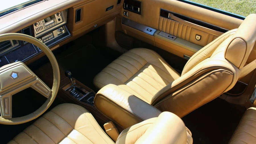 1985 Chrysler LeBaron - Image 4 of 9