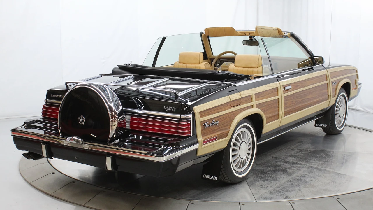 1985 Chrysler LeBaron - Image 3 of 31