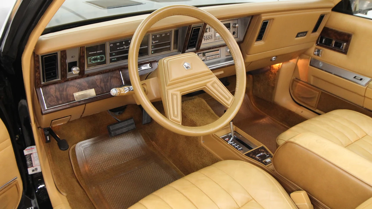 1985 Chrysler LeBaron - Image 4 of 31