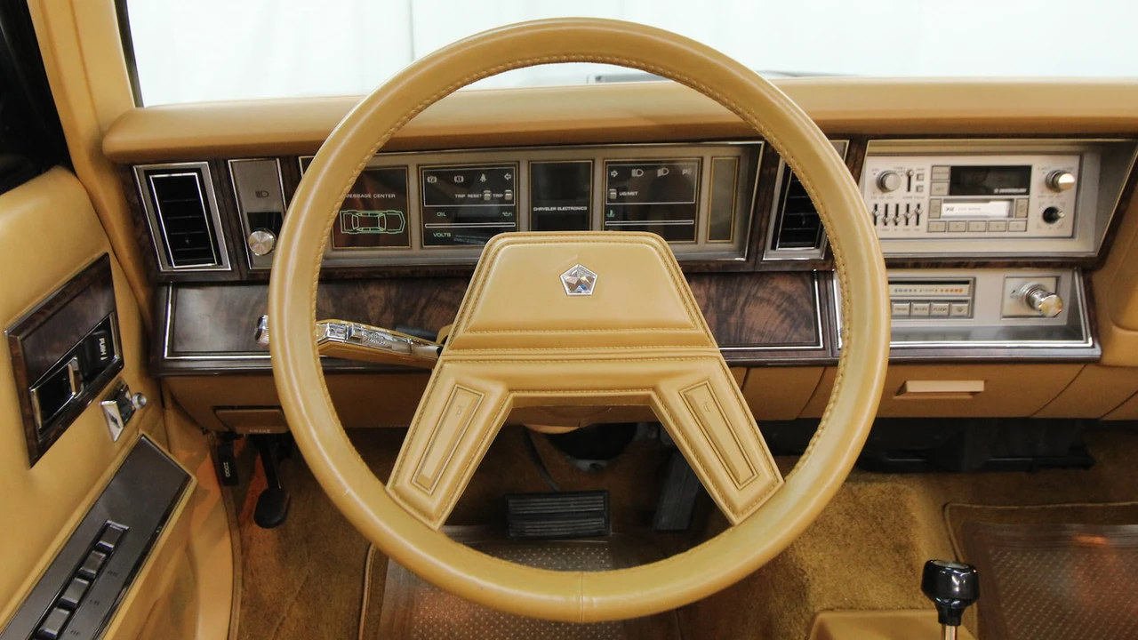 1985 Chrysler LeBaron - Image 12 of 31