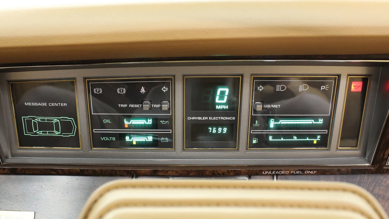 1985 Chrysler LeBaron - Image 13 of 31
