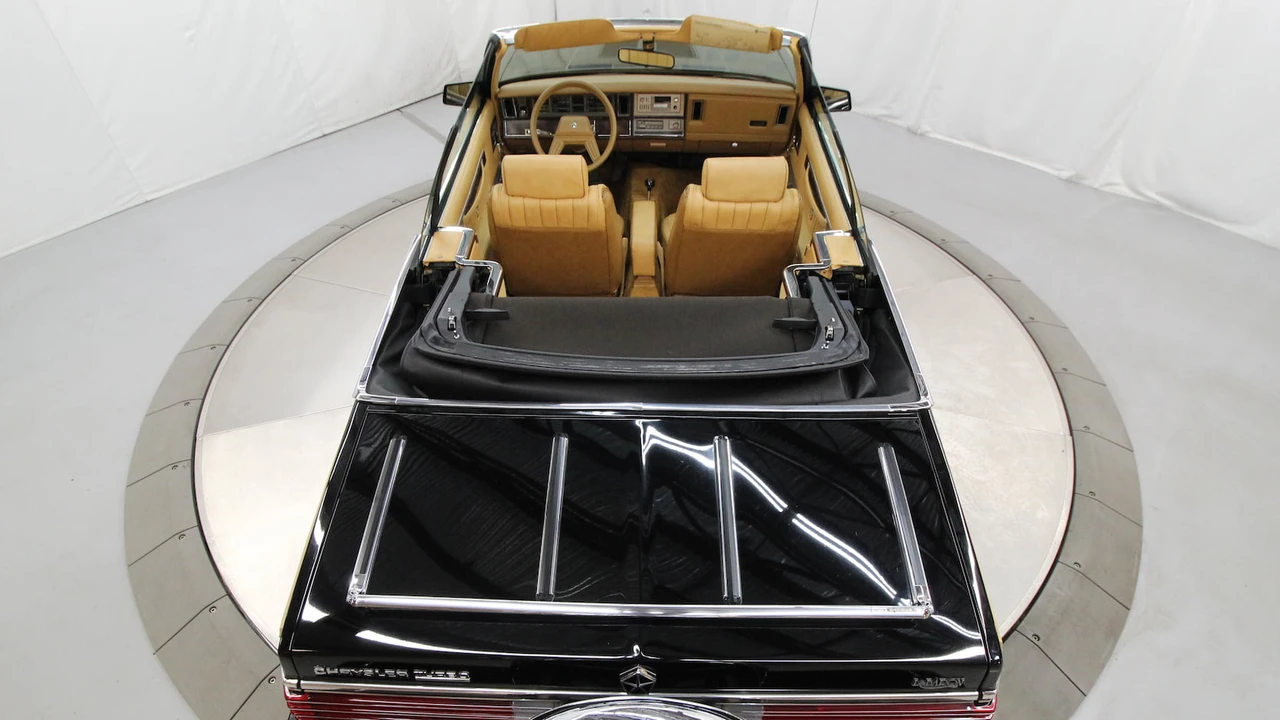 1985 Chrysler LeBaron - Image 25 of 31