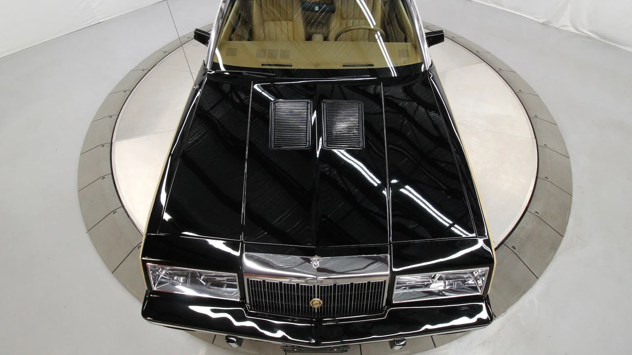 1985 Chrysler LeBaron - Image 26 of 31