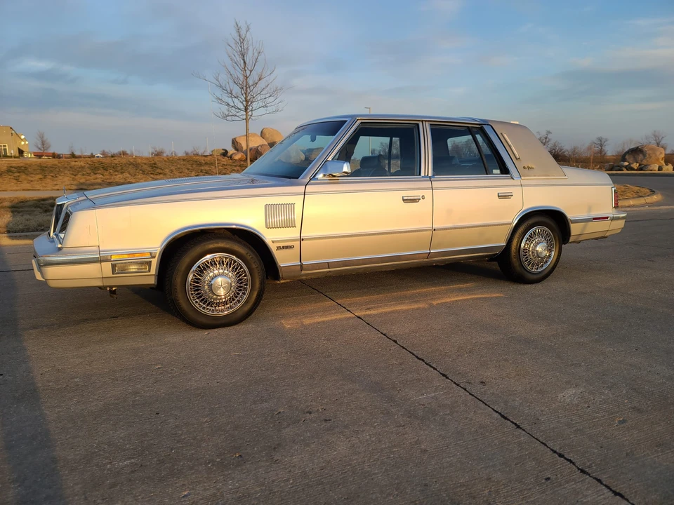 1985 Chrysler New Yorker - Image 4 of 31