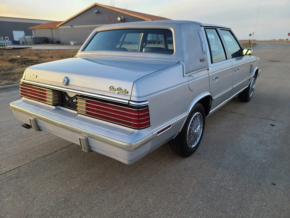 1985 Chrysler New Yorker - Image 14 of 31