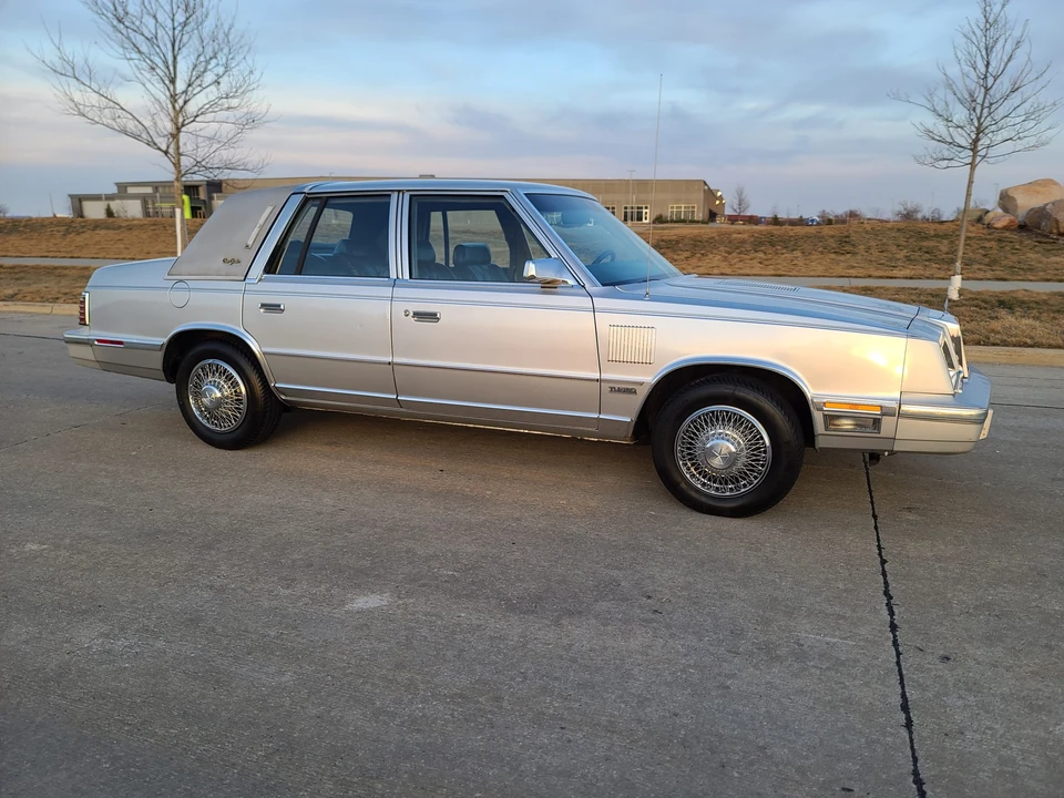 1985 Chrysler New Yorker - Image 20 of 31