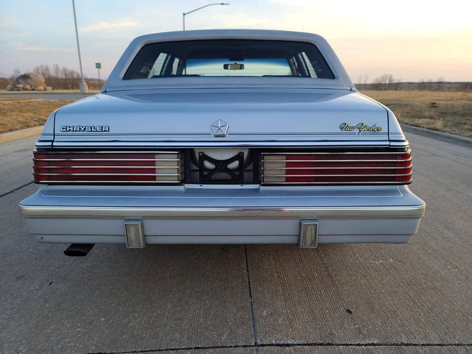 1985 Chrysler New Yorker - Image 12 of 31