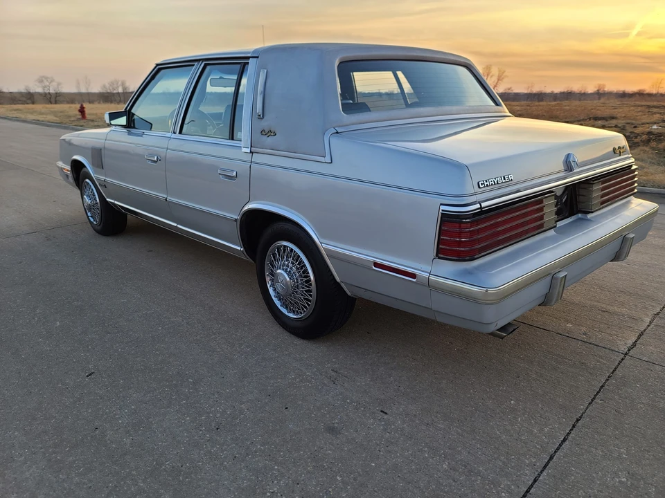 1985 Chrysler New Yorker - Image 9 of 31