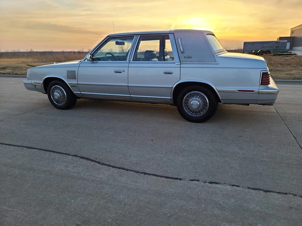 1985 Chrysler New Yorker - Image 5 of 31