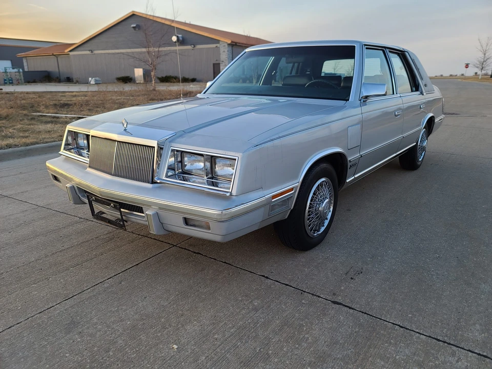 1985 Chrysler New Yorker - Image 2 of 31