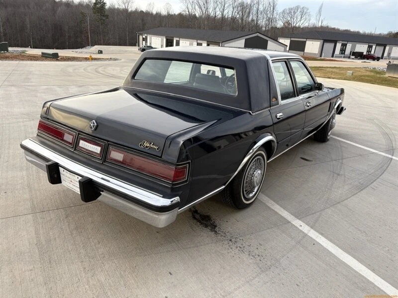 1985 Chrysler New Yorker - Image 4 of 12