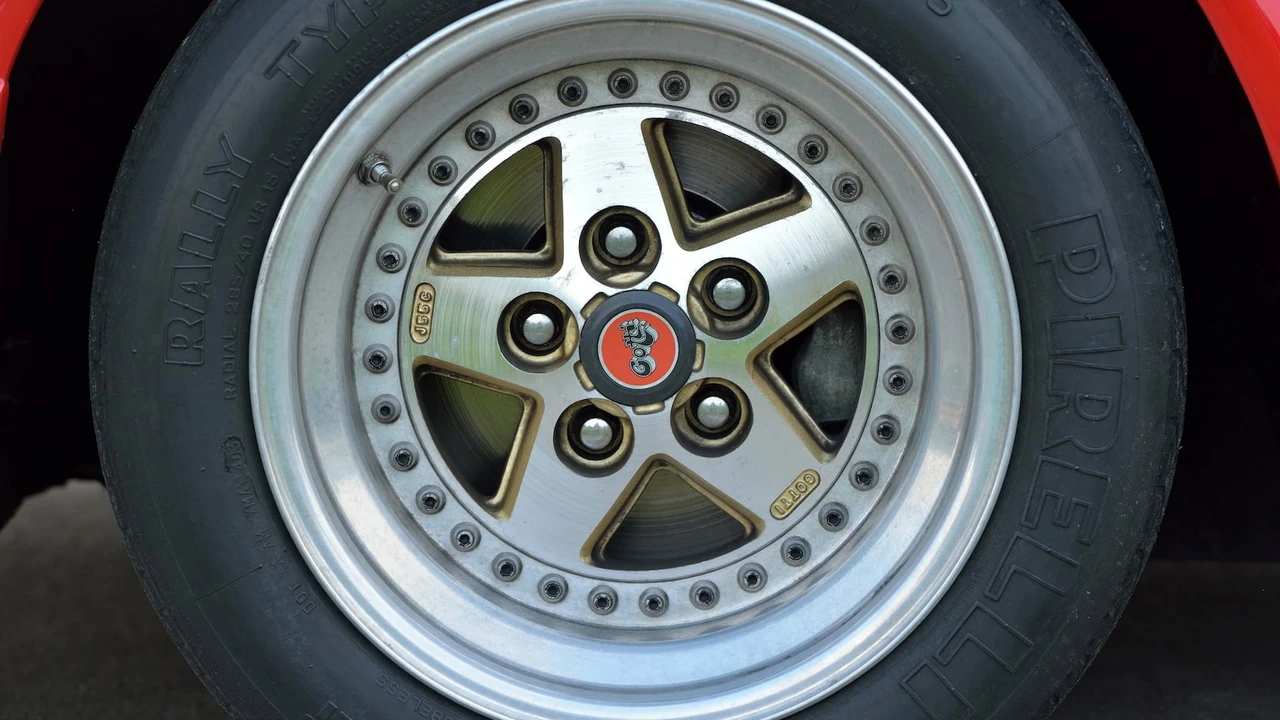 1985 DeTomaso Pantera - Image 15 of 31