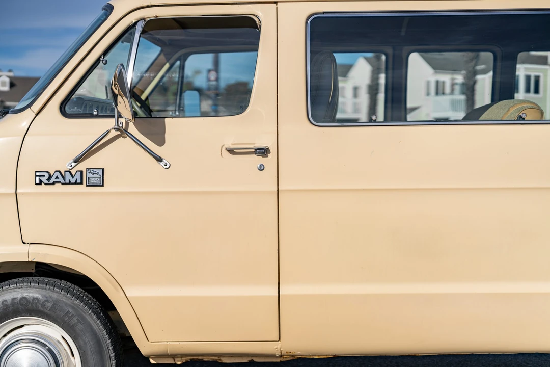 1985 Dodge Ram Van - Image 27 of 31