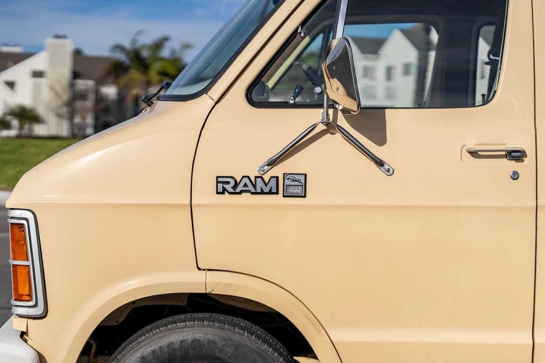 1985 Dodge Ram Van - Image 25 of 31