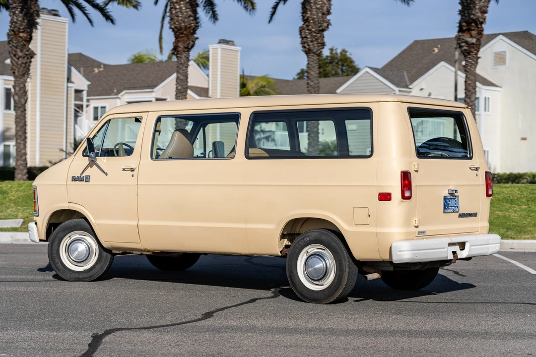 1985 Dodge Ram Van - Image 8 of 31