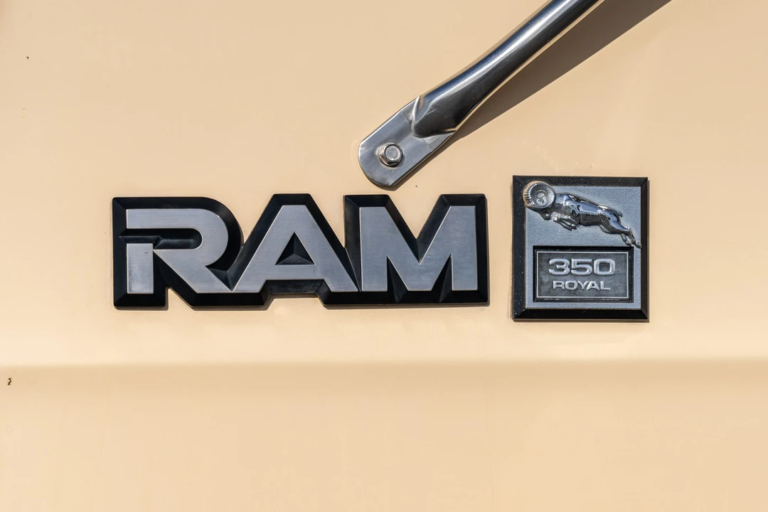 1985 Dodge Ram Van - Image 24 of 31
