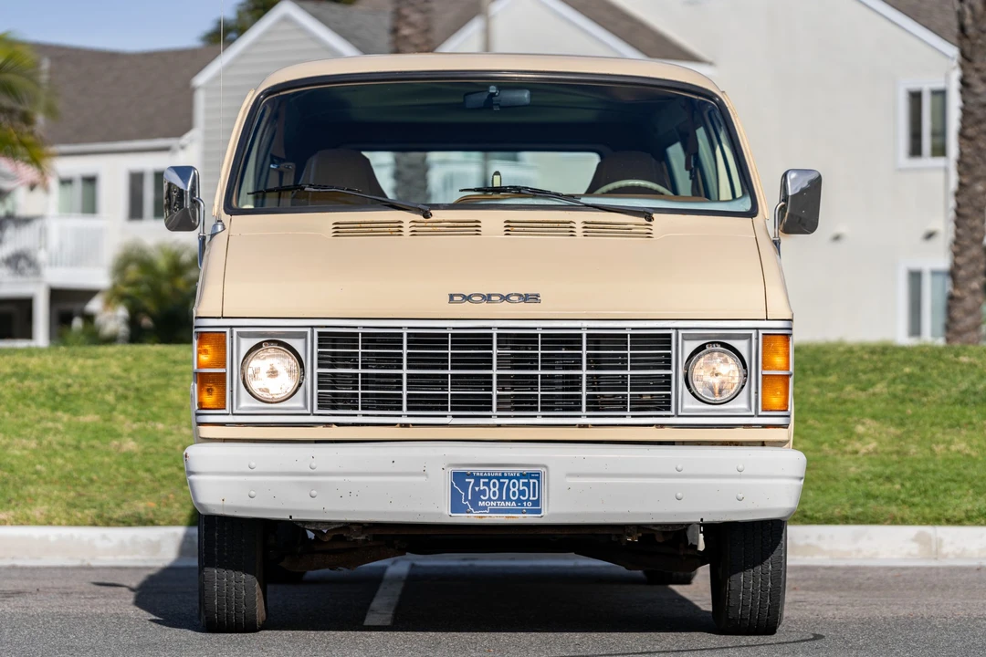 1985 Dodge Ram Van - Image 10 of 31