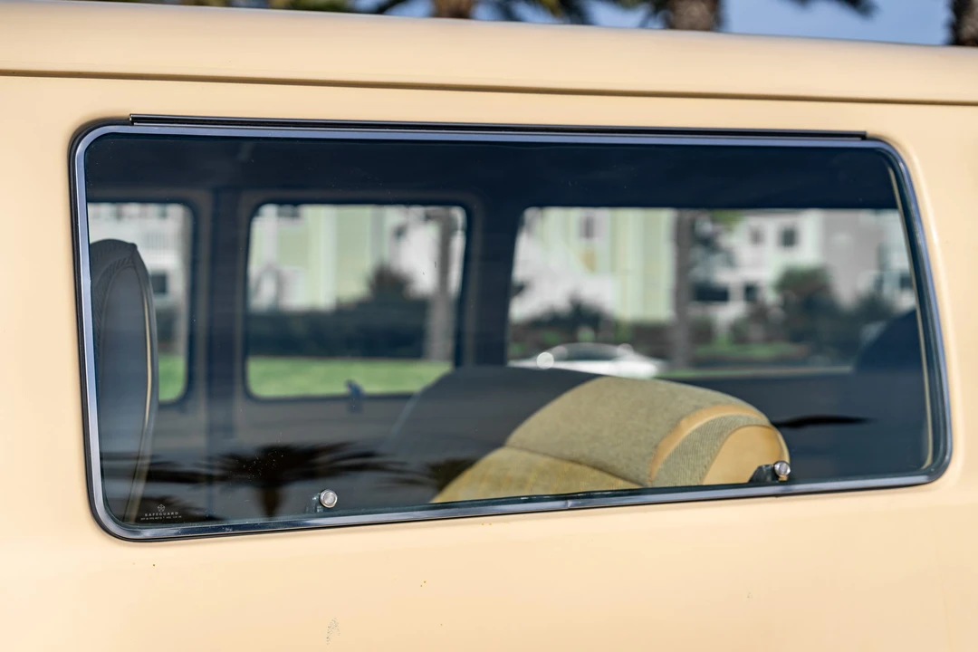 1985 Dodge Ram Van - Image 29 of 31