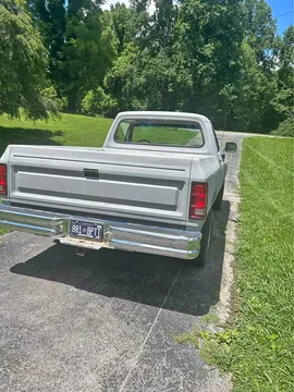 1985 Dodge D-150 Short Bed
