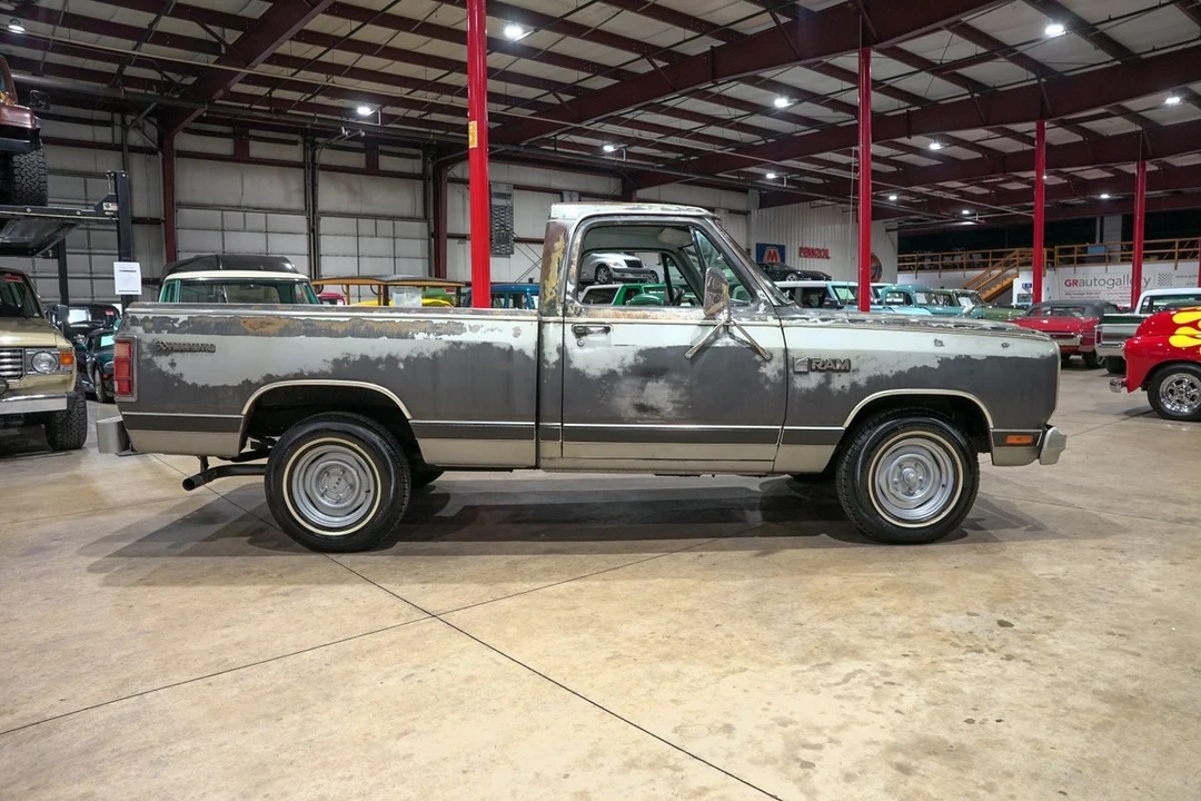 1985 Dodge D Series - Image 10 of 31