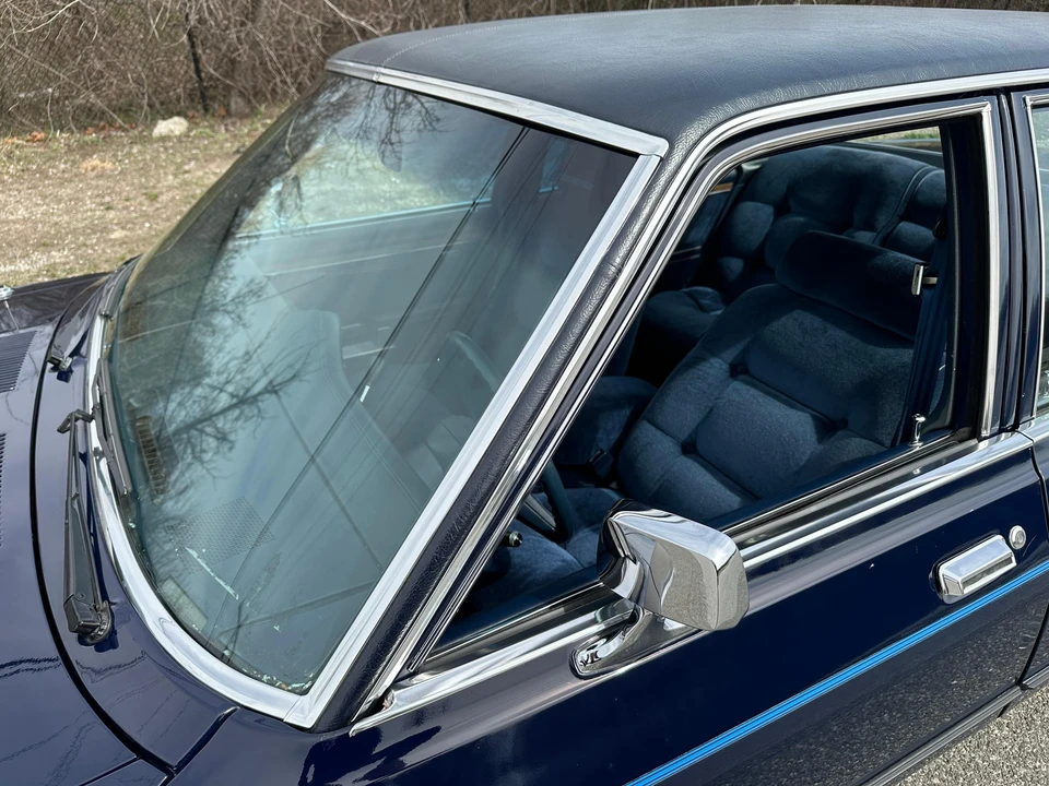 1985 Dodge Diplomat - Image 11 of 31