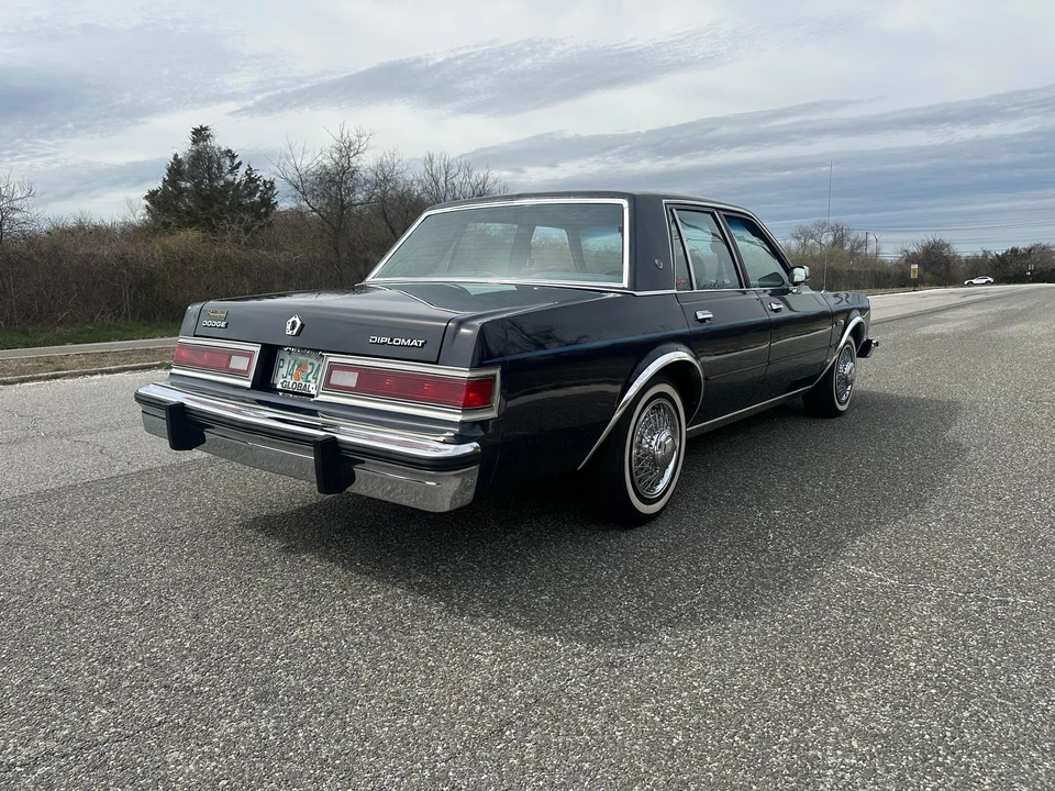 1985 Dodge Diplomat - Image 8 of 31