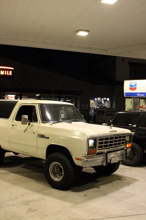 1985 Dodge Ramcharger - Image 7 of 10