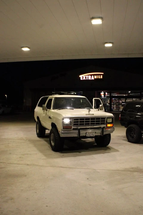 1985 Dodge Ramcharger - Image 6 of 10