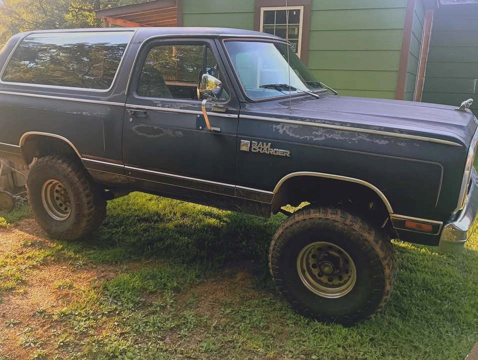 1985 Dodge Ramcharger - Image 2 of 10