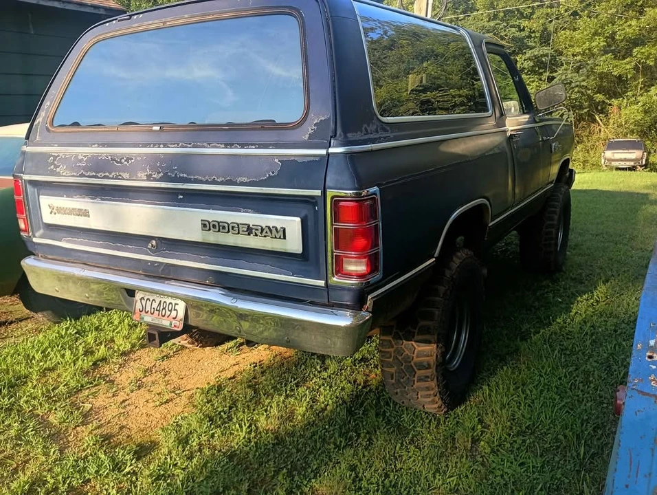1985 Dodge Ramcharger - Image 3 of 10