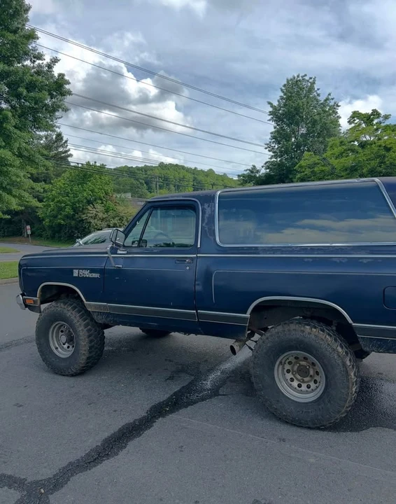 1985 Dodge Ramcharger - Image 2 of 5