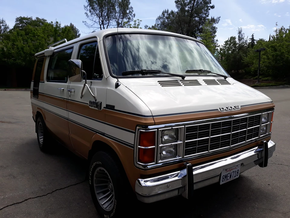 1985 Dodge Ram Van - Image 13 of 31