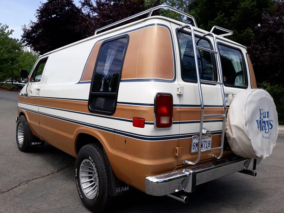 1985 Dodge Ram Van - Image 8 of 31
