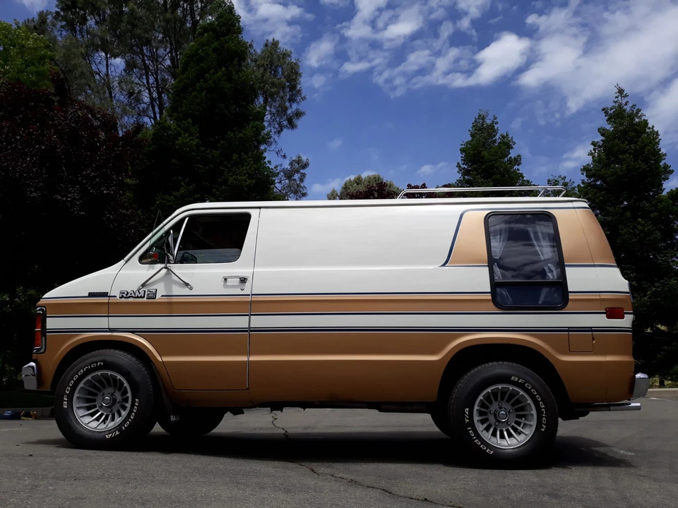 1985 Dodge Ram Van - Image 5 of 31