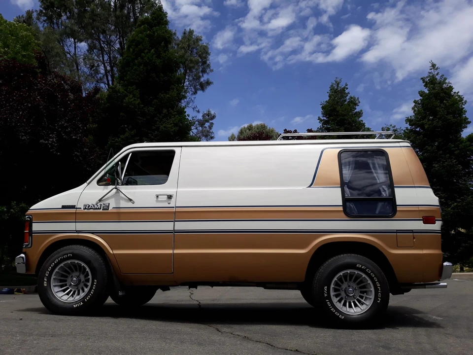 1985 Dodge Ram Van - Image 6 of 31