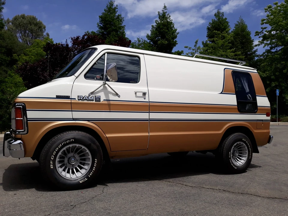 1985 Dodge Ram Van - Image 4 of 31