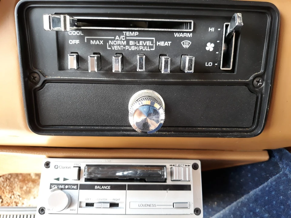 1985 Dodge Ram Van - Image 29 of 31