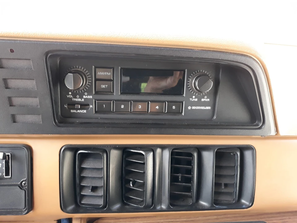 1985 Dodge Ram Van - Image 28 of 31