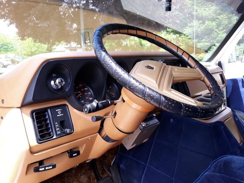 1985 Dodge Ram Van - Image 22 of 31
