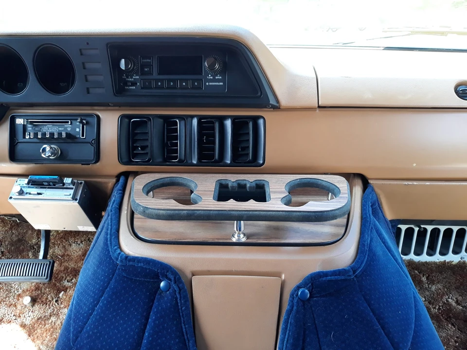 1985 Dodge Ram Van - Image 27 of 31