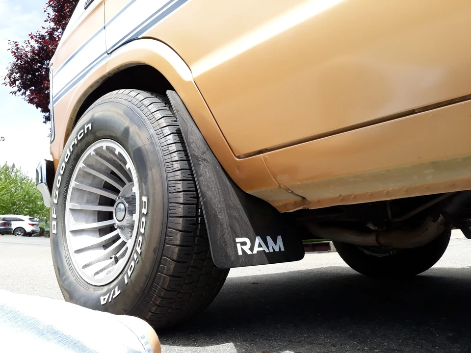 1985 Dodge Ram Van - Image 16 of 31