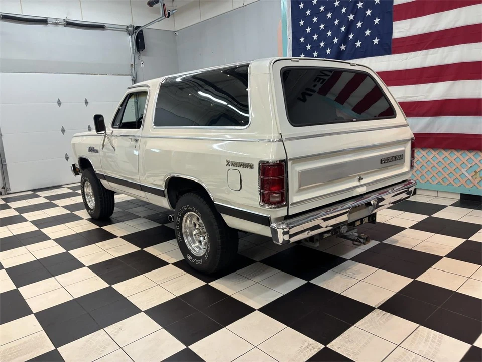1985 Dodge Ramcharger - Image 8 of 31