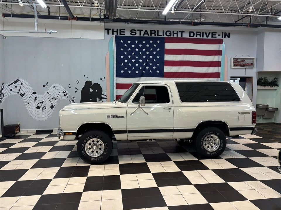 1985 Dodge Ramcharger - Image 12 of 31